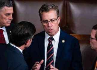 Trump için üçüncü dönem için anayasa değişikliği önerildi. trump-iin-nc-dnem-iin-anayasa-deiiklii-nerildi