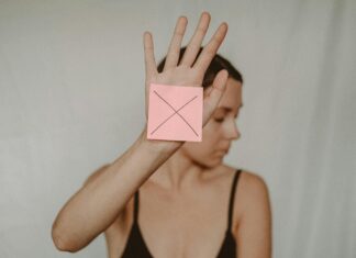 Akbank Kredi Kartı Limit Düşürme Nasıl Yapılır? Etkili Yöntemler